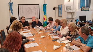 Flavia Terigi, Javier Alonso y&nbsp;representantes del Frente de Unidad Docente Bonaerense (FUDB).