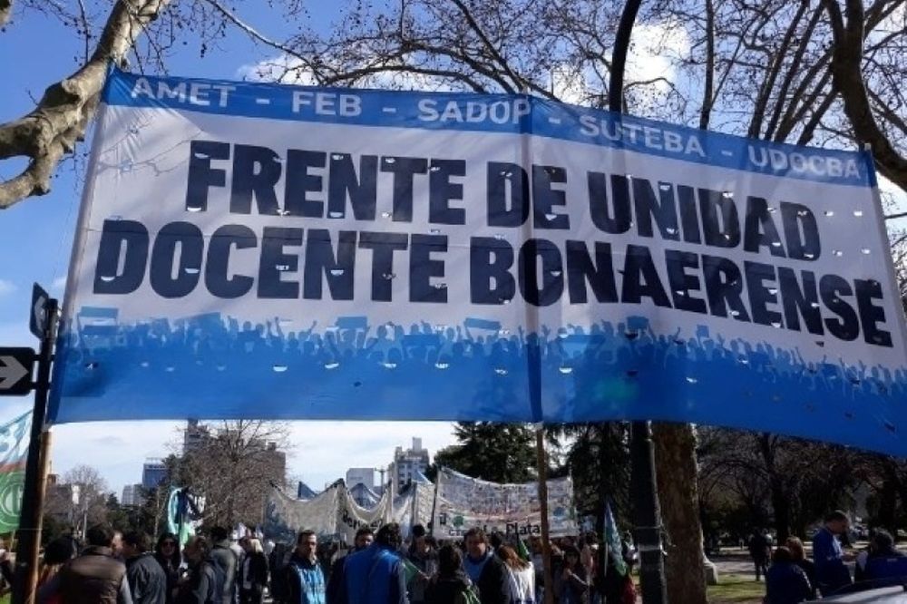 El FUDB convocó a un paro el miércoles 11 de febrero en rechazo a la reforma laboral y el ajuste en educación.