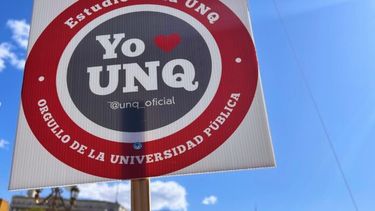 Diarios Bonaerenses | Un cartel de la Universidad de Quilmes.