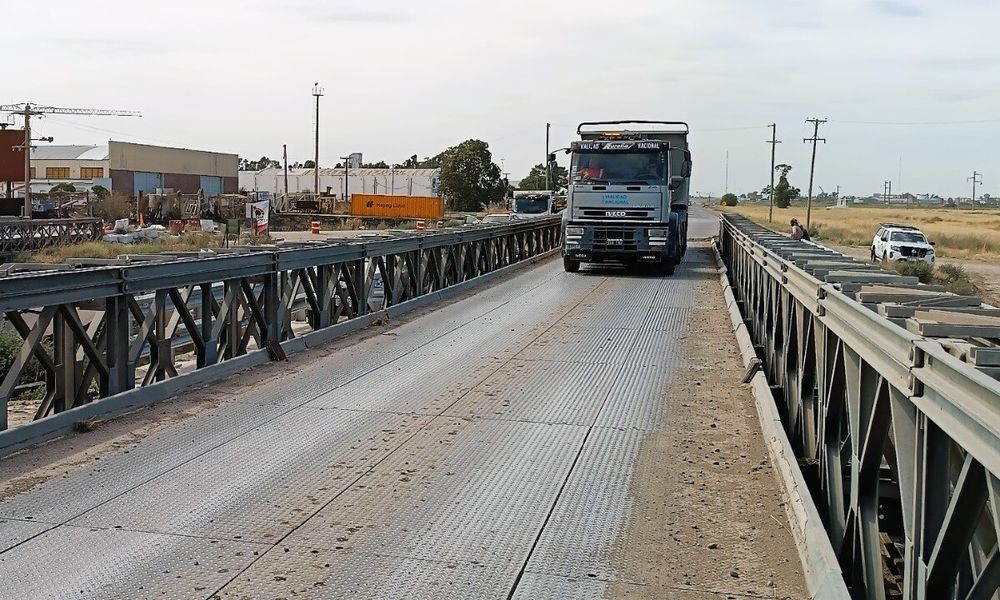 Trabajos de Vialidad sobre la Ruta 3, en Bahía Blanca.
