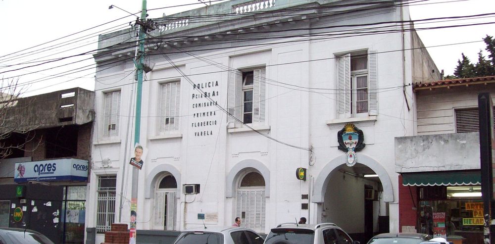 Policías fueron detenidos acusados por una presunta extorsión en Florencio Varela.