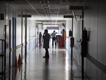 Integrantes del personal de salud en un hospital. (Xinhua/Archivo)