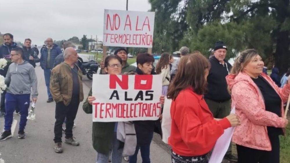 Vecinos de Brandsen movilizados contra las termoeléctricas. - El Día -