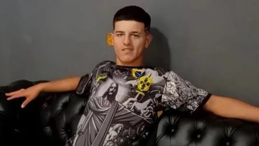 Gonzalo Ferloni, de 18 años, desapareció el domingo por la tarde tras ingresar al río Quequén.