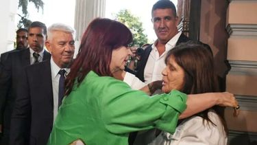 Cristina Fernández junto a Teresa García.