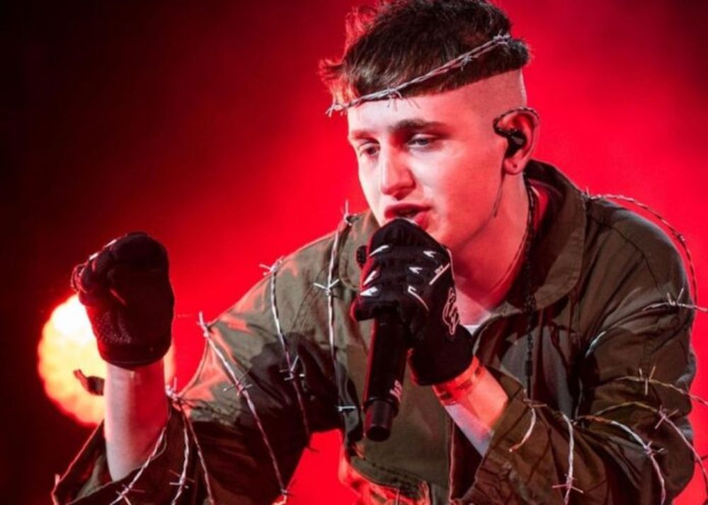 Dillom, rapero y compositor argentino.