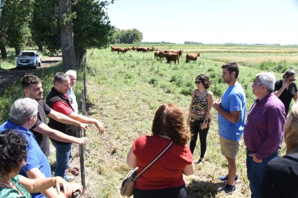 Rodríguez junto a la delegación francesa en Carlos Casares. (MDA)