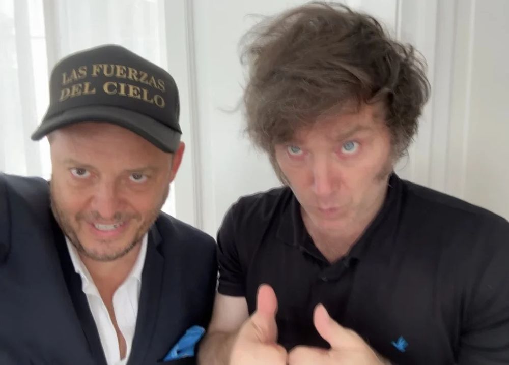 Demian Reidel y Javier Milei, juntos durante la campaña presidencial.