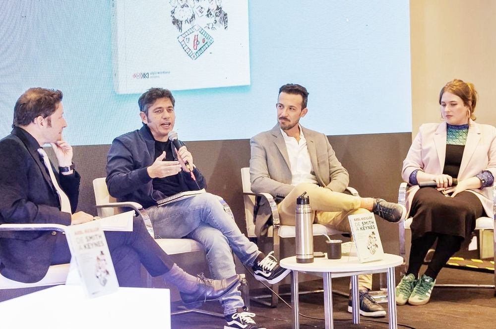 El gobernador Axel Kicillof presentó su libro “De Smith a Keynes” en la Feria del Libro.&nbsp;
