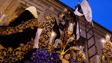 Procesión de la Hermandad de la Sagrada Mortaja en Sevilla. (DIB | Robert Wright)