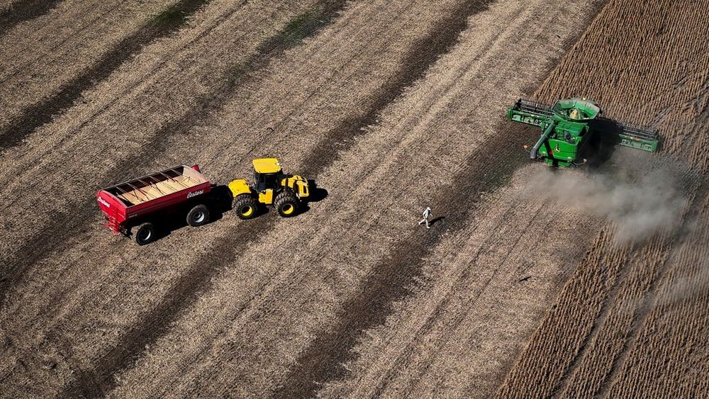 Un campo desde una vista aérea. Un campo desde una vista aérea.