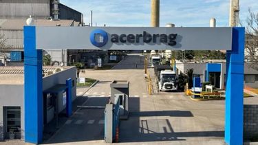El ingreso de Acerbrag, la principal fábrica de Bragado. (Archivo)