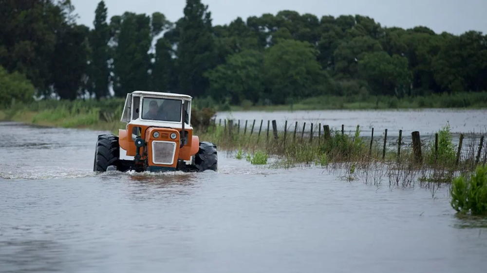 Los tres niveles de Gobierno trabajan para bajar el impacto del exceso de lluvias en la provincia de Buenos Aires.