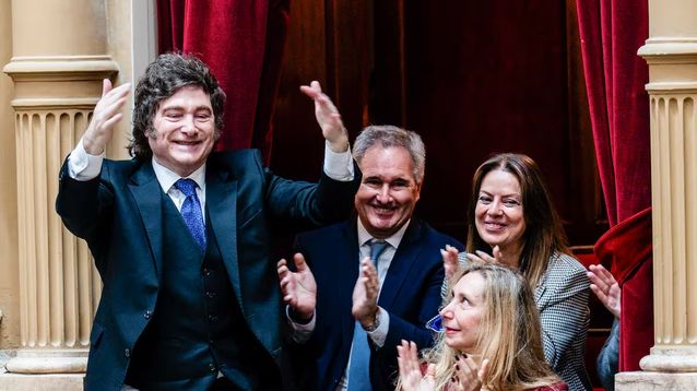 El presidente Javier Milei con su hermana Karina, el canciller Quirno y Sandra Pettovello en el palco del Congreso. El presidente Javier Milei con su hermana Karina, el canciller Quirno y Sandra Pettovello en el palco del Congreso.