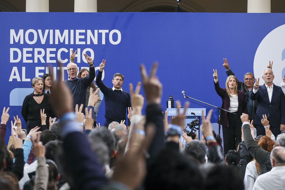 Kicillof en el Pasaje Dardo Rocha, durante el lanzamiento del MDF Salud.&nbsp;