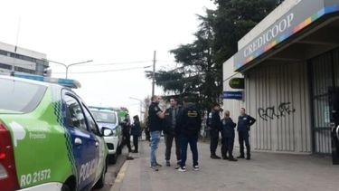 Robo en el banco Credicoop de La Plata. - 0221 -