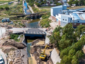 El Canal Maldonado, a la altura del puente Don Bosco. Con 16 puentes se concretará la integración de Bahía Blanca. El Canal Maldonado, a la altura del puente Don Bosco. Con 16 puentes se concretará la integración de Bahía Blanca.