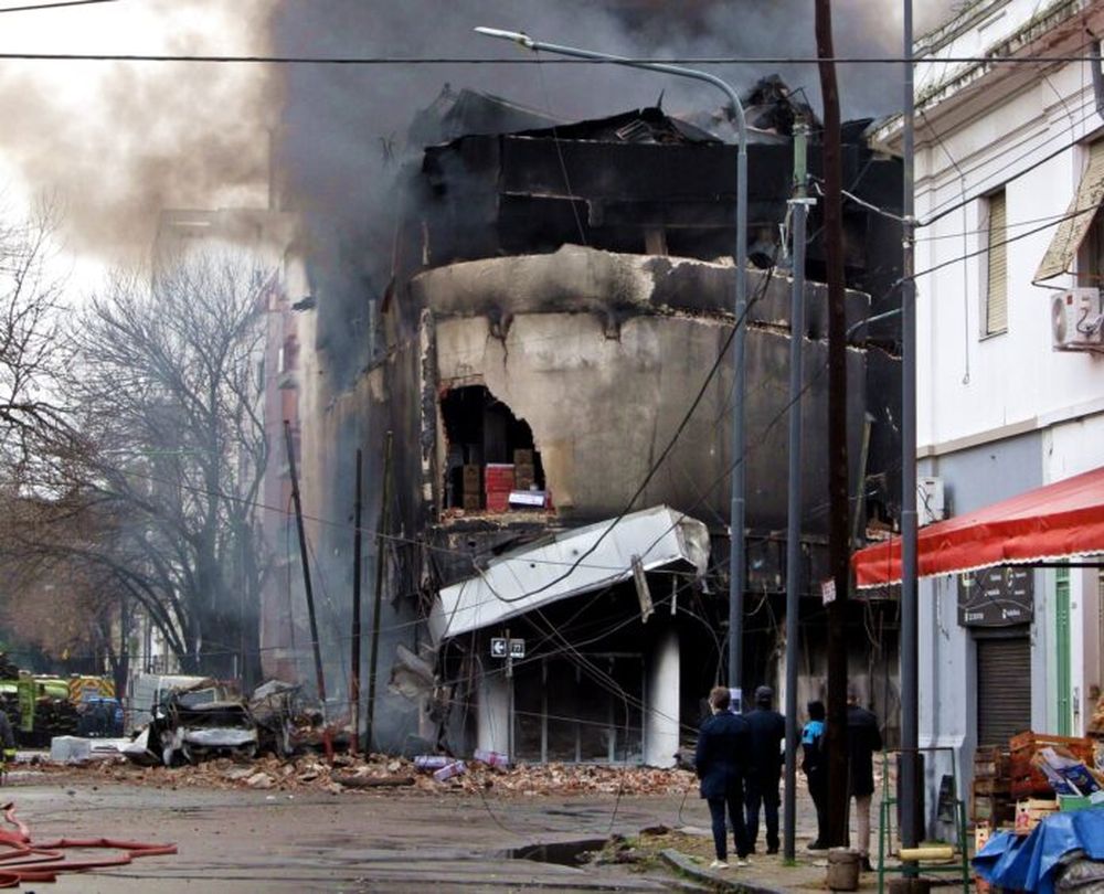 Continúa la investigación por el incendio del edificio en La Plata. (DIB | Marcelo Metayer)
