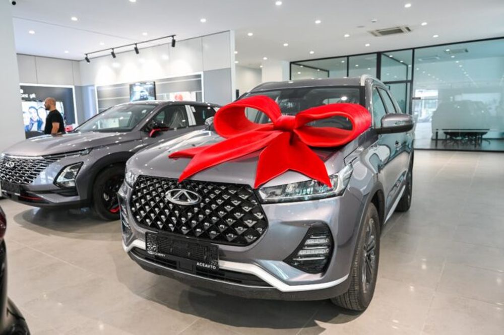 Automóviles en una concesionaria. (Xinhua)