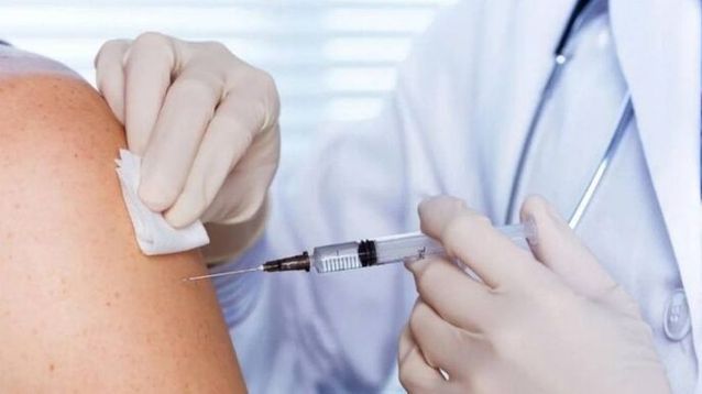 La vacunación antigripal se inicia en otoño, para que las personas ya desarrollen anticuerpos cuando haya mayor circulación viral de influenza.