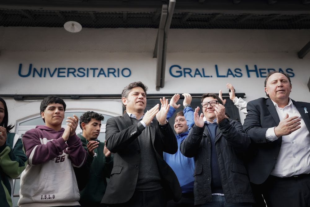 Kicillof al inaugurar la sede universitaria en Las Heras.