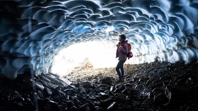 Un túnel de hielo en Esquel.