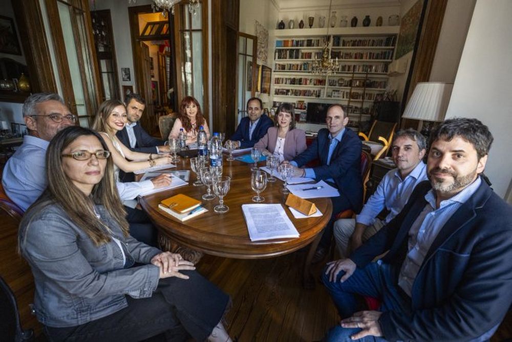 Cristina Fernández con los economistas: la foto de la reunión de la polémica.&nbsp;