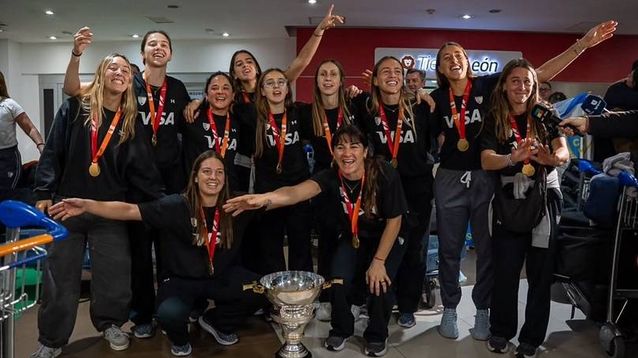 Las Leonas trajeron la tercera a Ezeiza.