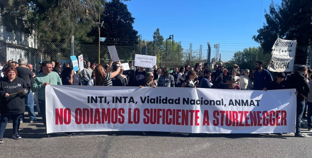 Los trabajadores rechazan el pedido de 700 despidos del Ministerio de Transformación y Desregulación del Estado.