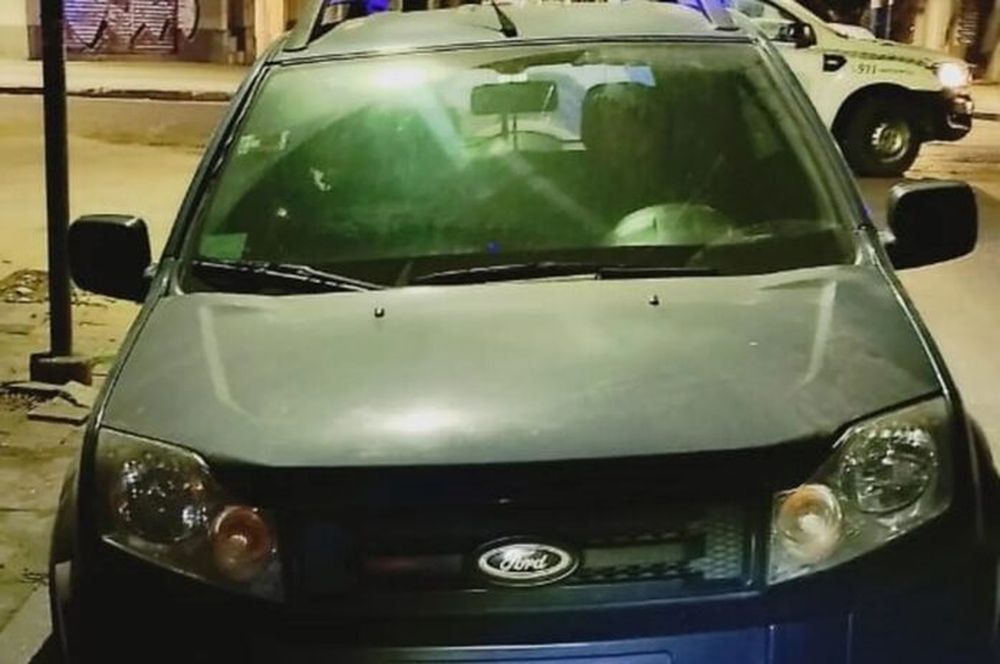 La camioneta donde fue encontrado el cuerpo sin vida de Pablo Daniel Marchioni. (0221)