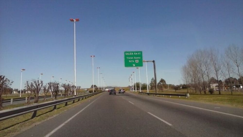 Robo en la autopista Ezeiza-Cañuelas. - Wikipedia -