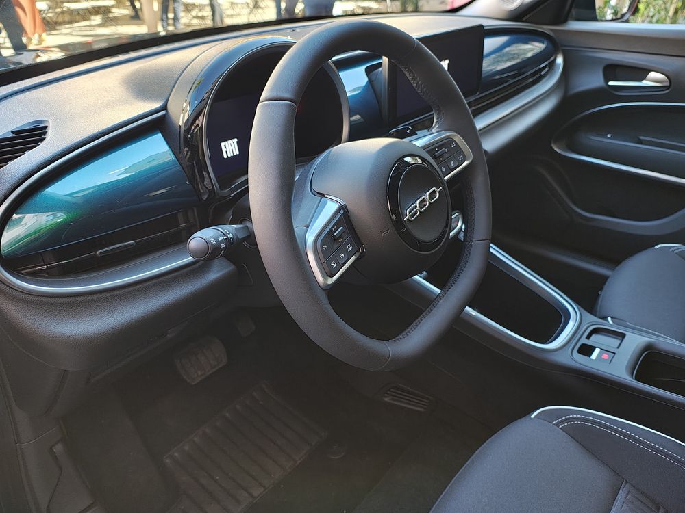El interior del nuevo Fiat 600 Hybrid.