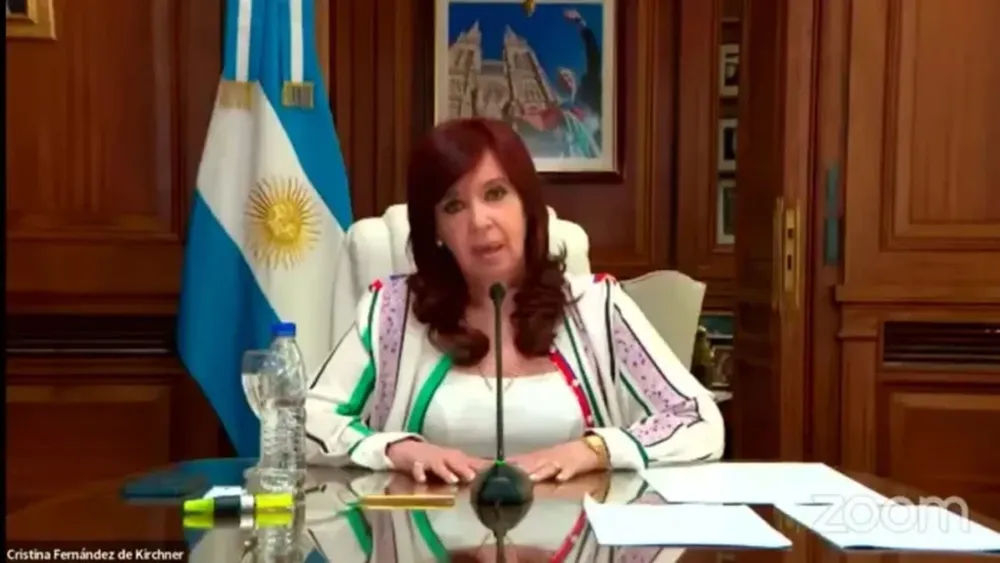 La expresidenta Cristina Fernández en un tramo del juicio por el caso Vialidad.