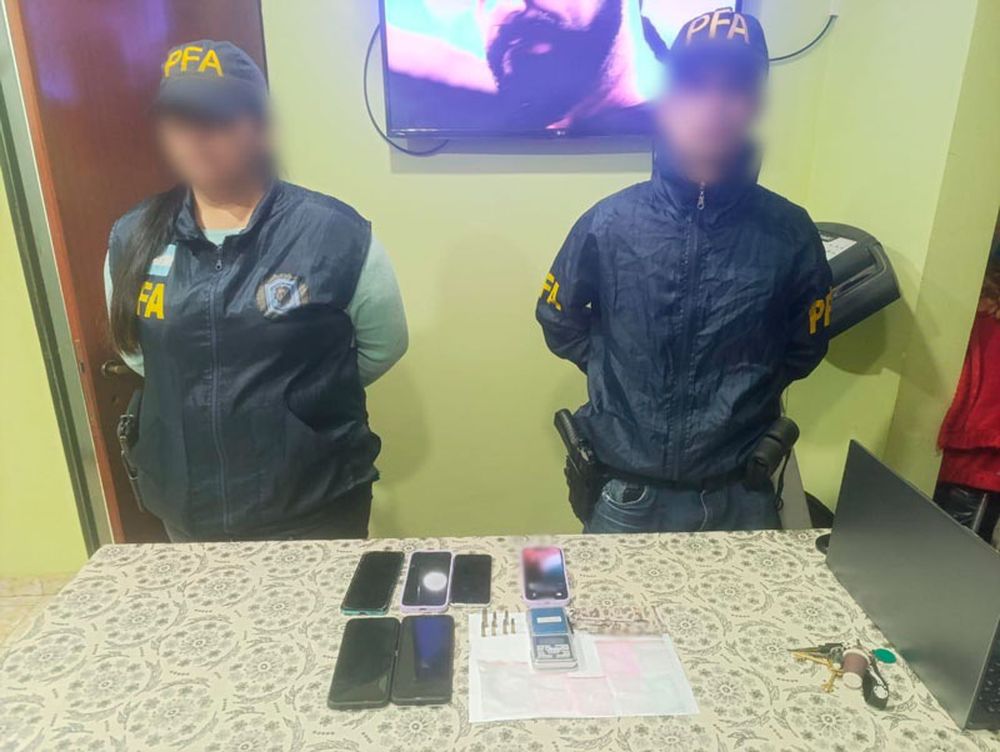 Los celulares incautados en el operativo. Los celulares incautados en el operativo. 