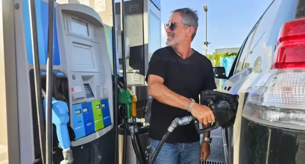 Se oficializó el autodespacho de combustible a través de un decreto.