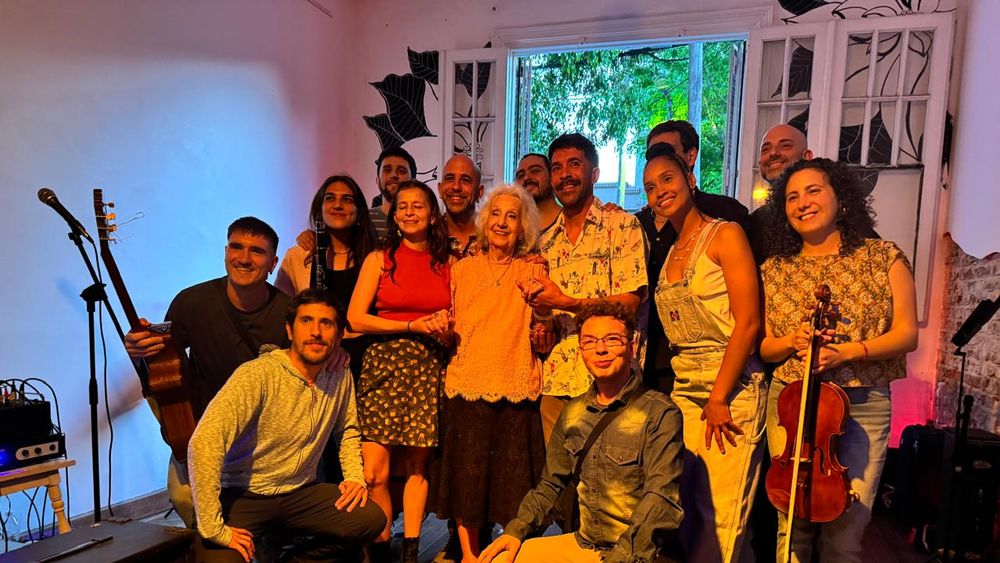 Estela de Carlotto fue homenajeada en La Plata y el gobernador Axel Kicillof estuvo presente.
