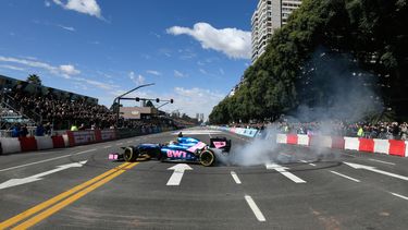 Franco Colapinto emocionó a todos en las calles de Buenos Aires.
