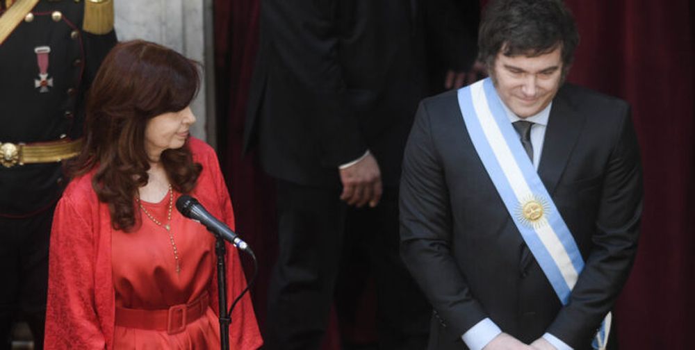 Asunción presidencial en el congreso de la naciónCristina Fernández de Kirchner le toma juramento a Victoria Villarruel Javier Milei y Alberto FernandezArgentinaFoto Federico Lopez Claro