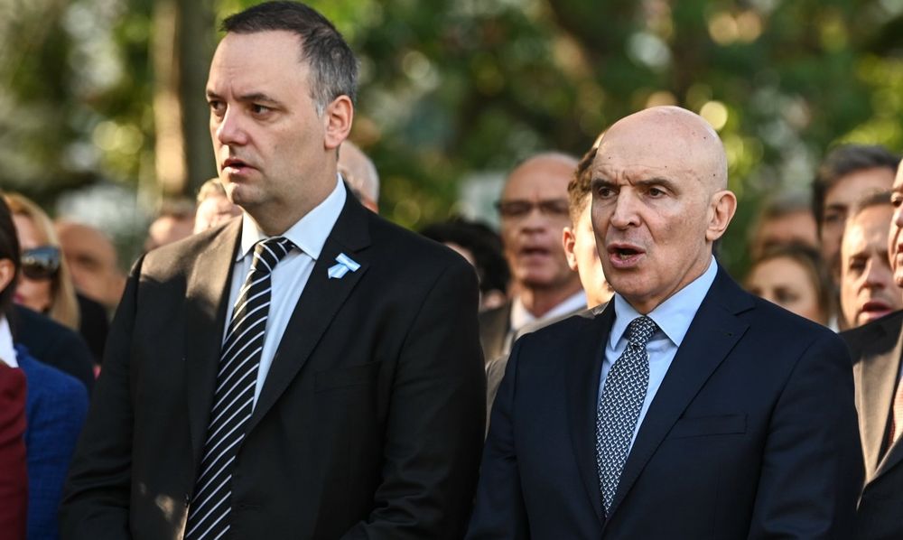 Manuel Adorni junto a José Luis Espert.