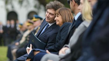 Patricia Bullrich junto a Javier Milei.