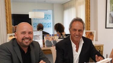 Diarios Bonaerenses | El embajador en Brasil, Daniel Scioli, publicó este viernes una sugestiva foto con la que termina de confirmar su desembarco en La Libertad Avanza.