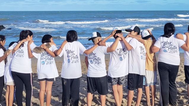 Los adolescentes oriundos de Santiago del Estero conocieron el mar gracias a la asociación civil “Presente Escuelas Rurales”.&nbsp;