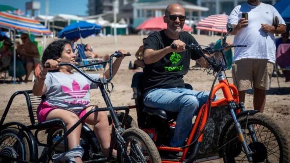 Triciclo eléctrico adaptado para personas con movilidad reducida. - El Mensajero de la Costa -