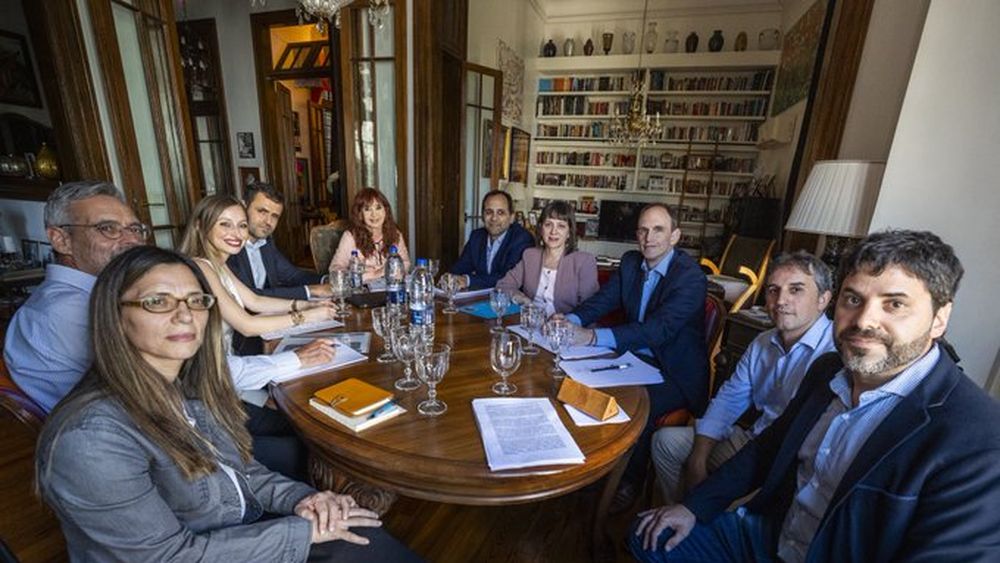 Cristina Fernández con los economistas: la foto de la reunión de la polémica. 