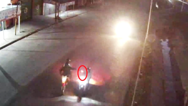 El atraco y crimen del joven de 19 años en Virrey del Pino quedó filmado por las cámaras de seguridad de la Secretaría de Protección Ciudadana de La Matanza.