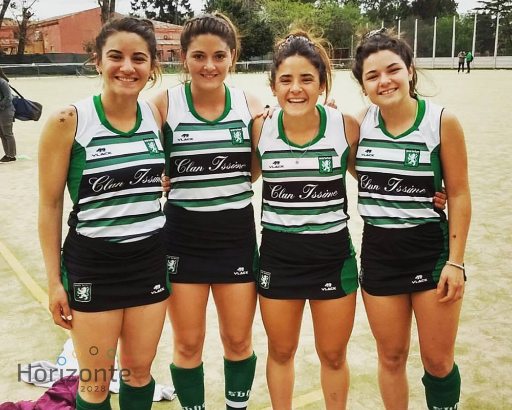 Victoria Granatto junto a sus hermanas: Mariquena, María José y Delfina. 