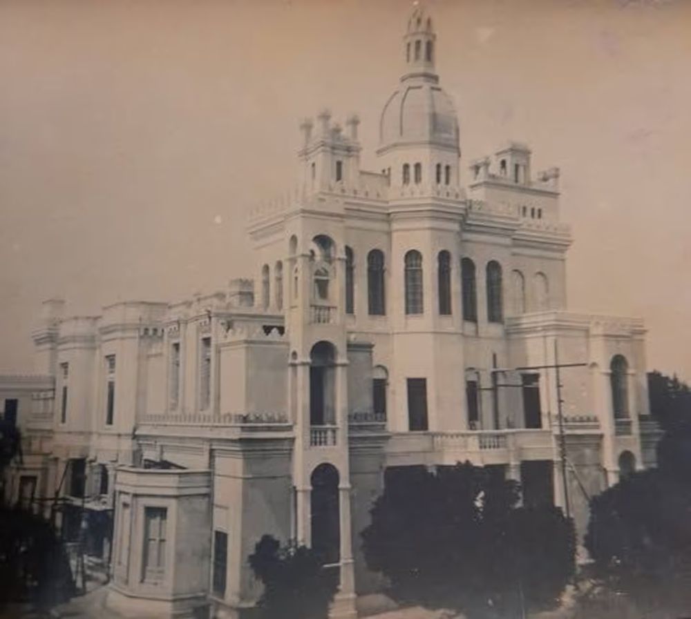 La majestuosa mansión de La Rivera, donde Borges fue bibliotecario. La majestuosa mansión de La Rivera, donde Borges fue bibliotecario.