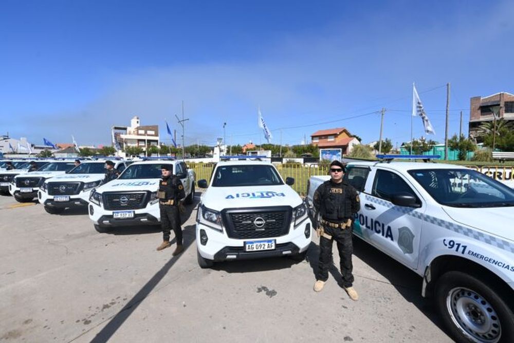 Algunos de los patrulleros que participarán en De Sol a Sol. (X @Kicillofok)