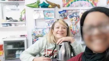 Paula Lastiris en el cotillón de La Plata donde trabajaba. (Foto: Threads/@paulacarolaina)