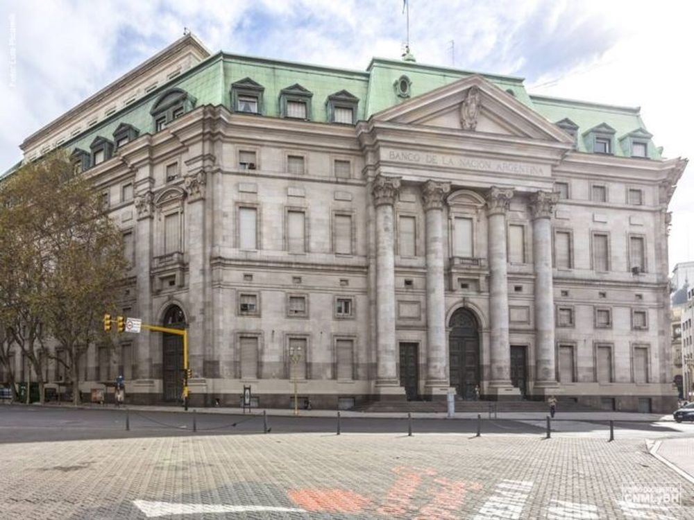 En medio de negociaciones de último momento, el oficialismo y parte de la oposición acordaron retirar al Banco Nación de la lista de empresas a privatizar.